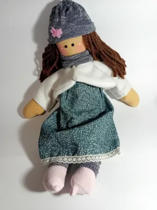 Muñeca artesanal de tela