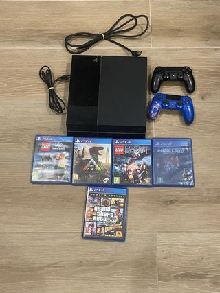 PS4 + 5 Juegos + 2 Mandos + Cables