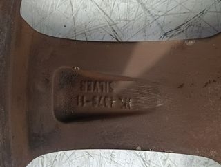 Toyota 5202562 r17 llanta avensis cross sport