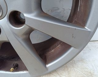 Llanta toyota 5202563 r17 avensis cross sport