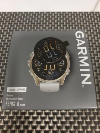 Garmin Fenix 8 43mm AMOLED Oro Blanco