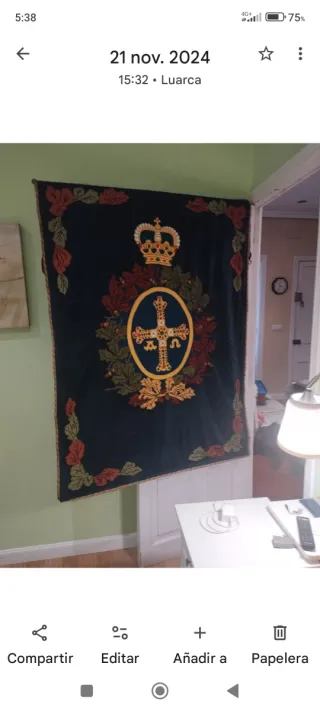 Tapiz antiguo corona y bandera de Asturias