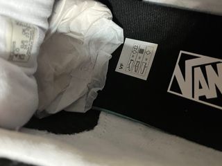 Zapatillas Vans Negras y Blancas