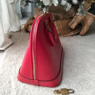 Louis Vuitton Alma Roja