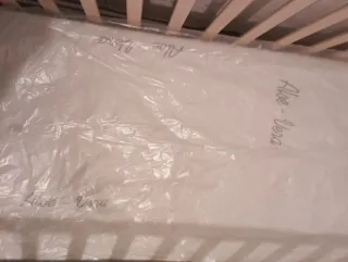 Cuna bebé + colchón sin usar+ sabanas en foto seve