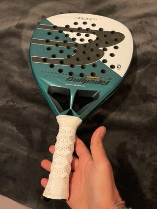 Bullpadel Hack 04 Pro 2025