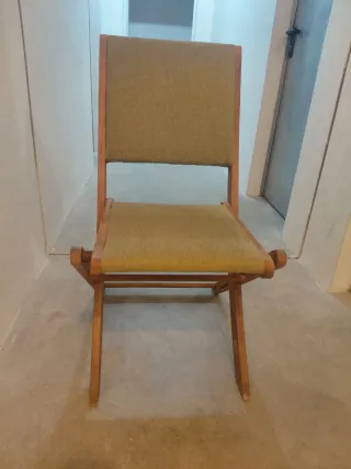 Sillas de madera y tela para terraza