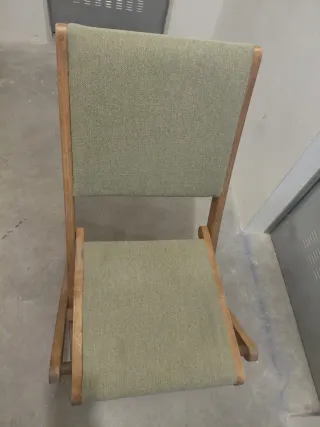 Sillas de madera y tela para terraza