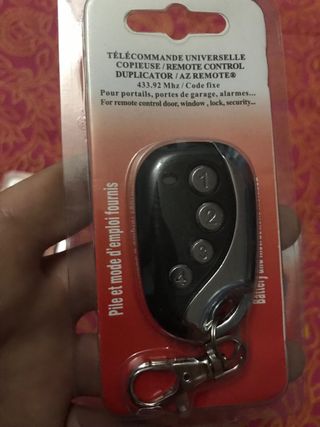 4 Telecomandi Universali per Cancelli Sigillati