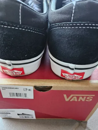 Sneakers Vans nere e bianche
