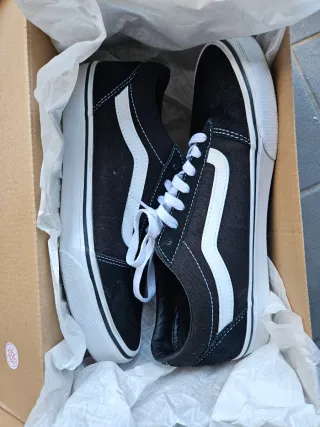 Sneakers Vans nere e bianche