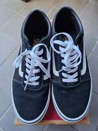 Sneakers Vans nere e bianche