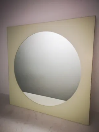 Espejo cuadrado blanco con forma circular
