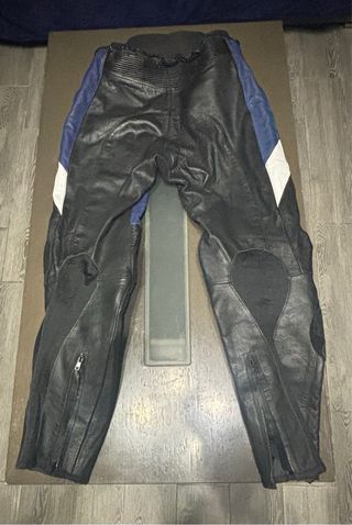 Mono de cuero para moto