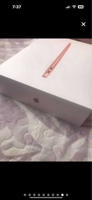 MacBook 2020 Oro Pantalla Rota con caja y cargador