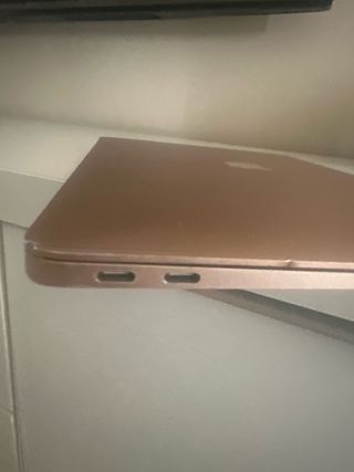MacBook 2020 Oro Pantalla Rota con caja y cargador