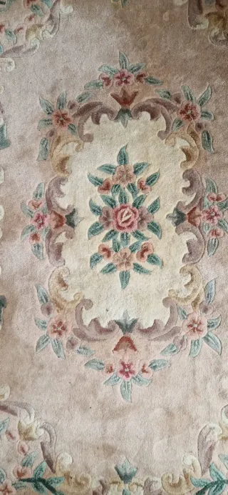 Alfombra de lana beige y multicolor