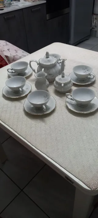 Servizio da tè in porcellana