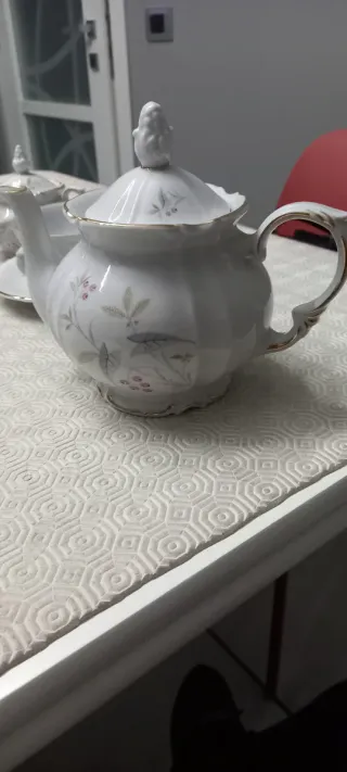 Servizio da tè in porcellana