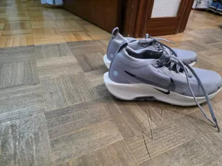 Zapatillas Nike Hombre Grises y Blancas