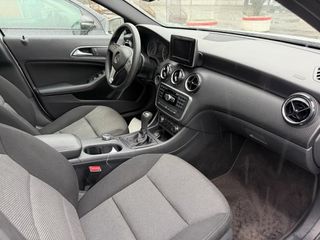 Mercedes-Benz Clase A 180 BlueEFFICIENCY