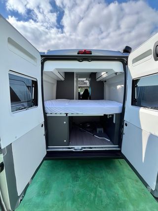 Furgoneta camper de alquiler