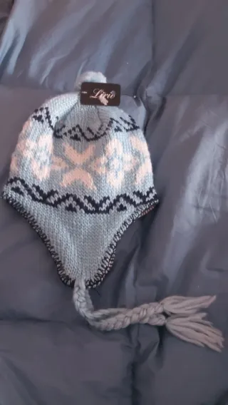 Gorro polar Lirios azul y blanco nuevo