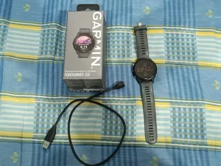 Reloj Garmin Forerunner 255 Gris/Negro