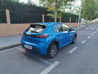 Peugeot e-208