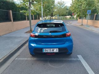 Peugeot e-208