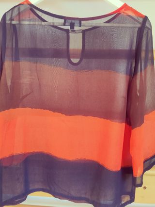 OFERTA 3 X 2 Blusa Junco y Arena semitransparente.