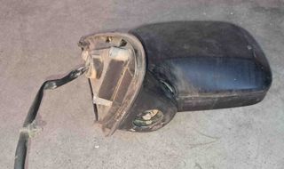 Espejo retrovisor izquierdo Nissan Terrano II.