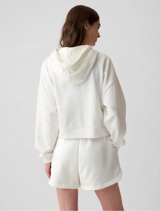 Sudadera crop GAP con capucha blanca