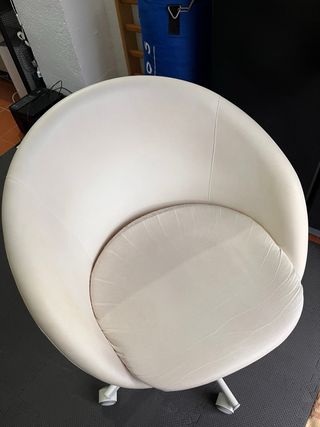 Sillón de oficina giratorio blanco