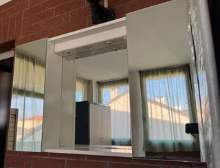 Armadietto a specchio da parete