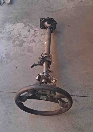 Volante y eje columna dirección Nissan Terrano II.