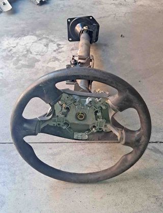 Volante y eje columna dirección Nissan Terrano II.