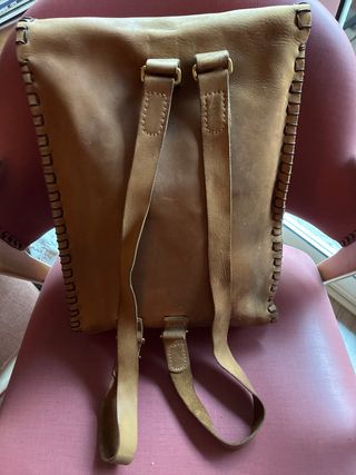 Mochila de cuero artesanal