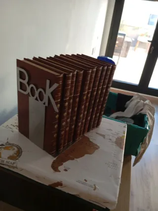 Sujetalibros metálicos Book