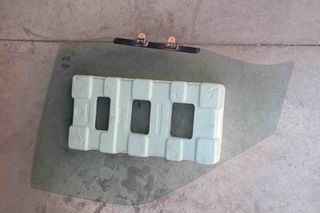 Cristal ventanilla conductor Nissan Terrano II.