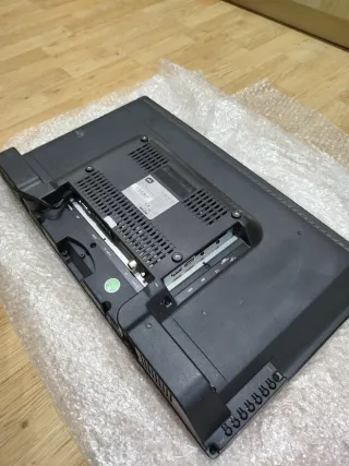 Televisor HD de 24"(NO SMART TV)+soporte de pared