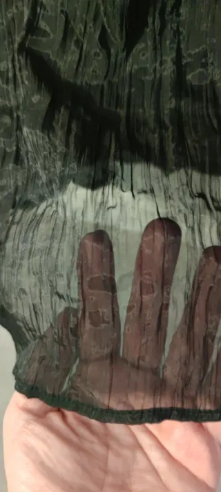 Falda negra efecto arrugado talla única