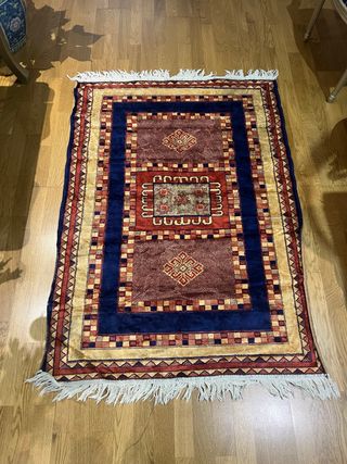 Tappeto orientale blu e rosso