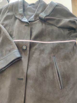 Abrigo de auténtica piel bovina