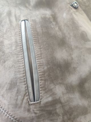 Abrigo de auténtica piel bovina