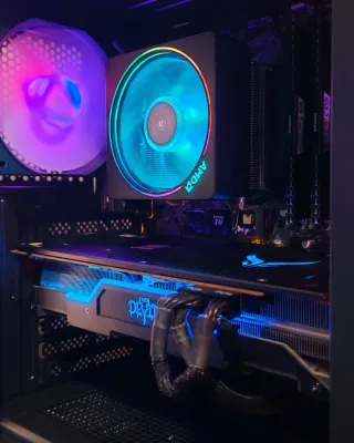 CHOLLO! PC GAMING RYZEN 7 2700X + RX 5700 8GB