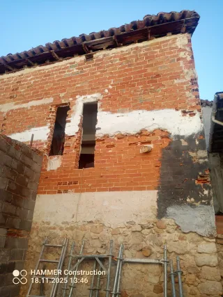 Autónomo .  REFORMISTA.