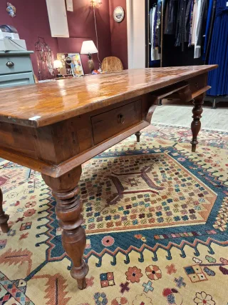 Scrivania in legno massello