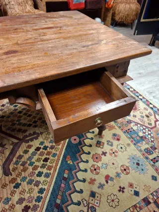 Scrivania in legno massello