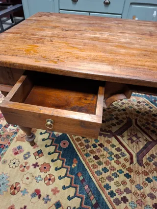 Scrivania in legno massello